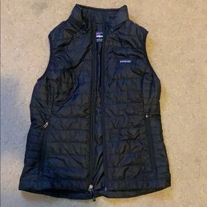 Black Patagonia women’s vest